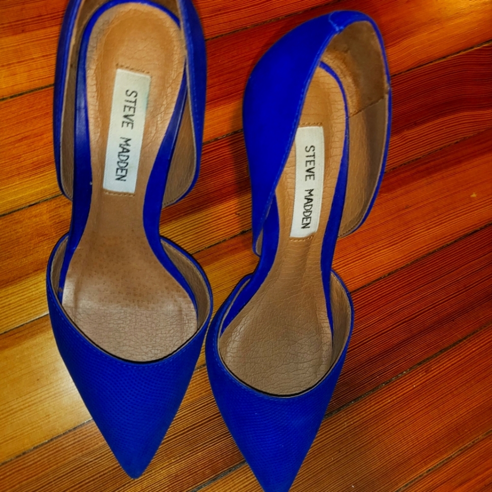 Cobalt blue pumps